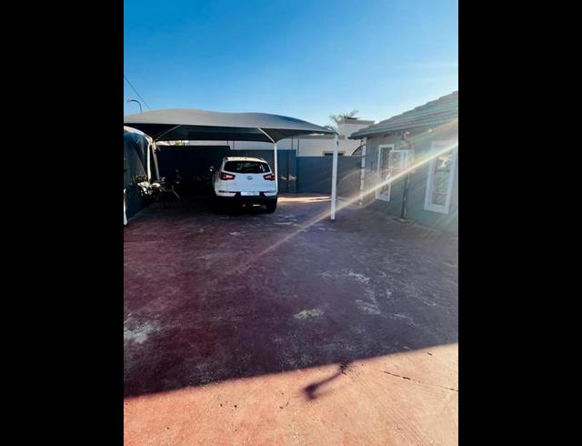 3 BEDROOM HOUSE FOR SALE IN COSMO CITY